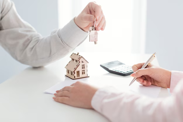 Difference of Broker vs Real Estate Agent and importance